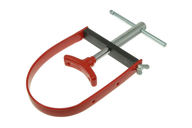 Outil de blocage embrayage et allumage